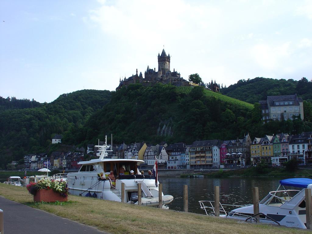 Hotel Haus Mowe Cochem Exterior photo
