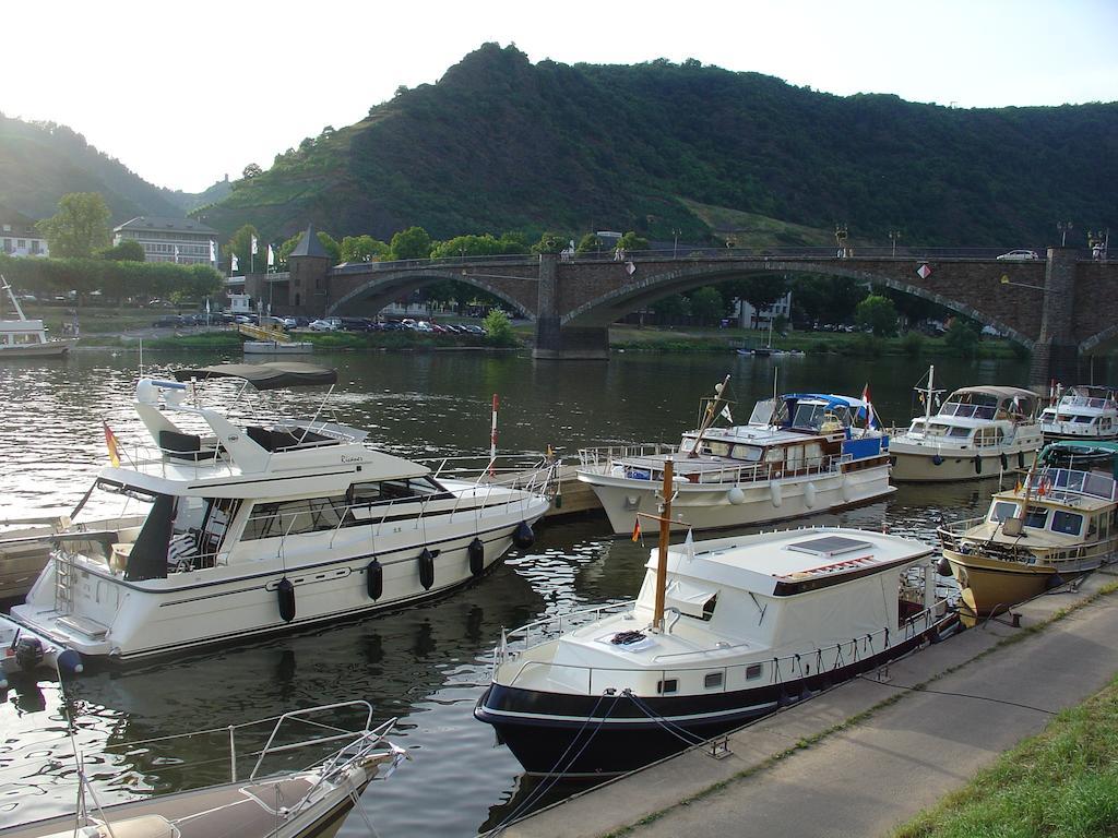 Hotel Haus Mowe Cochem Exterior photo